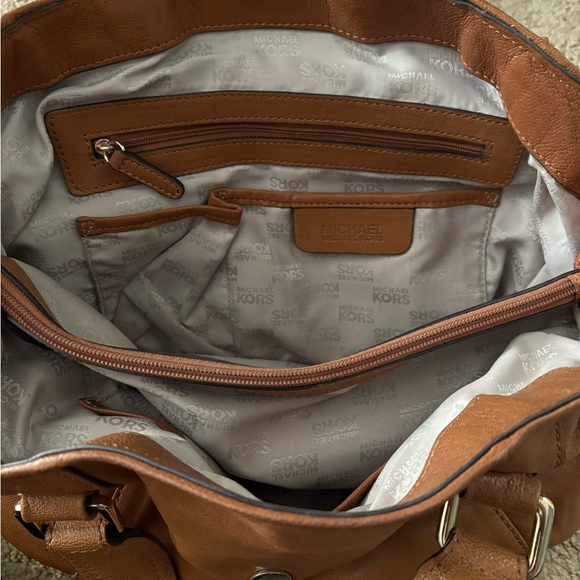 Michael Kors Brown Shoulder Bag with Gold Hardware - Picture 5 of 6